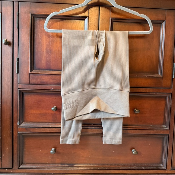 STRONGER ribbed seamless crop top & leggings XS Brown - Like New - $55 (deal!) - Picture 9 of 11